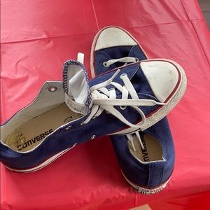 Converse Tennis Shoes